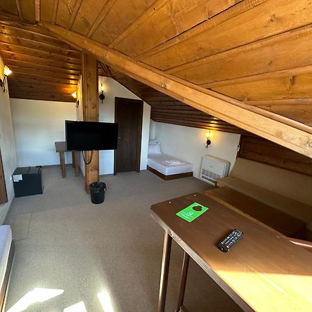 Hotel Leshten Eksteriør bilde