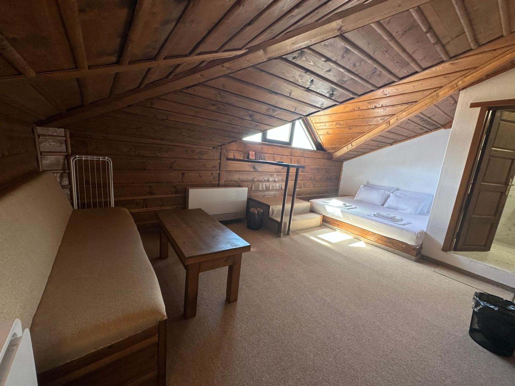 Hotel Leshten Eksteriør bilde