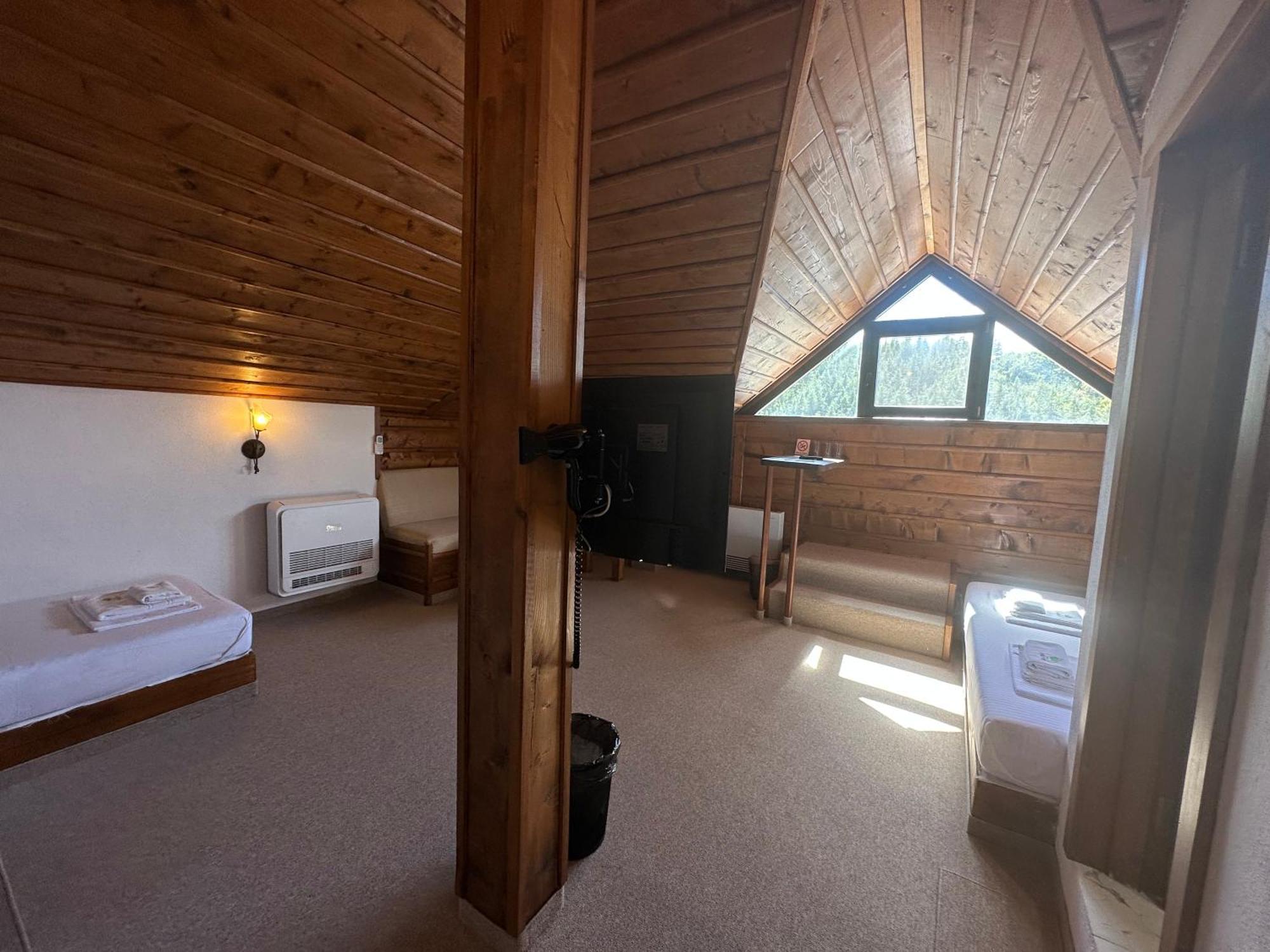 Hotel Leshten Eksteriør bilde