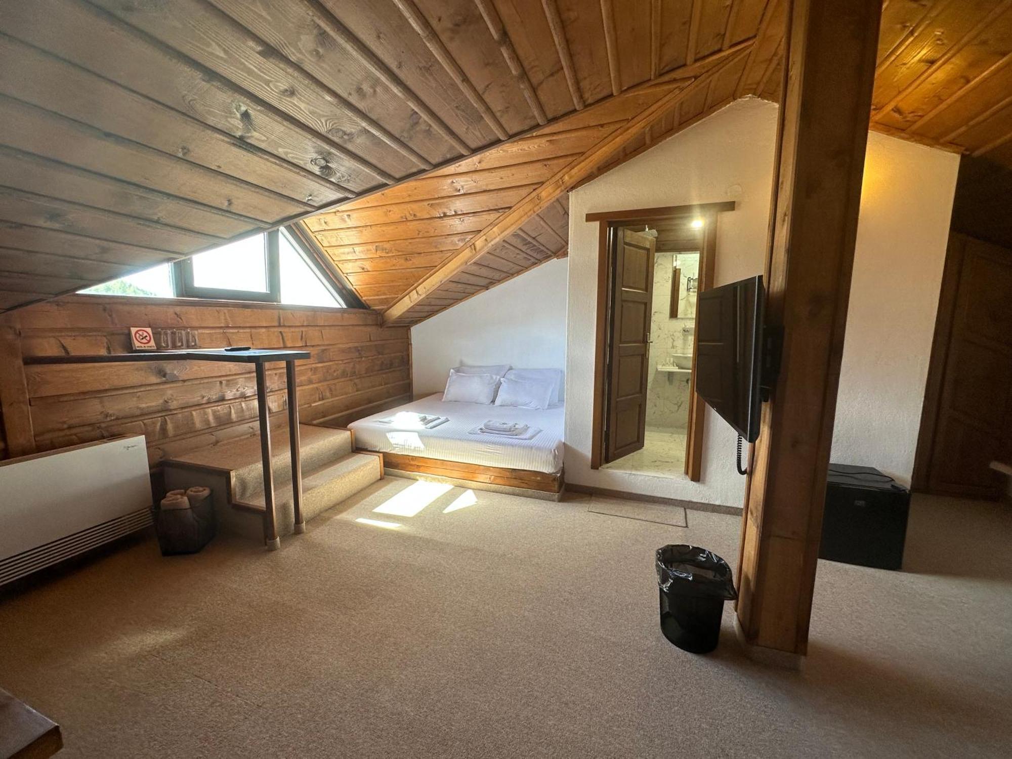 Hotel Leshten Eksteriør bilde