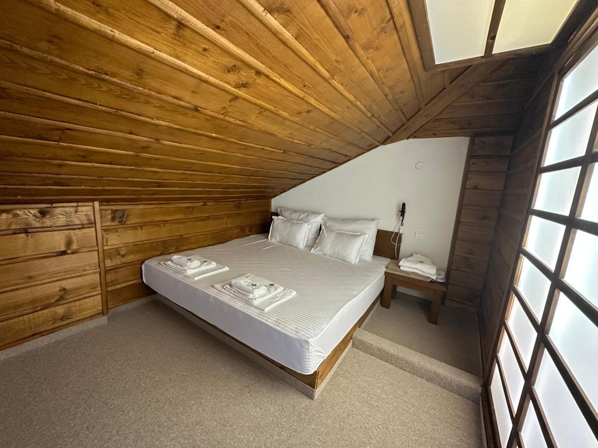 Hotel Leshten Eksteriør bilde